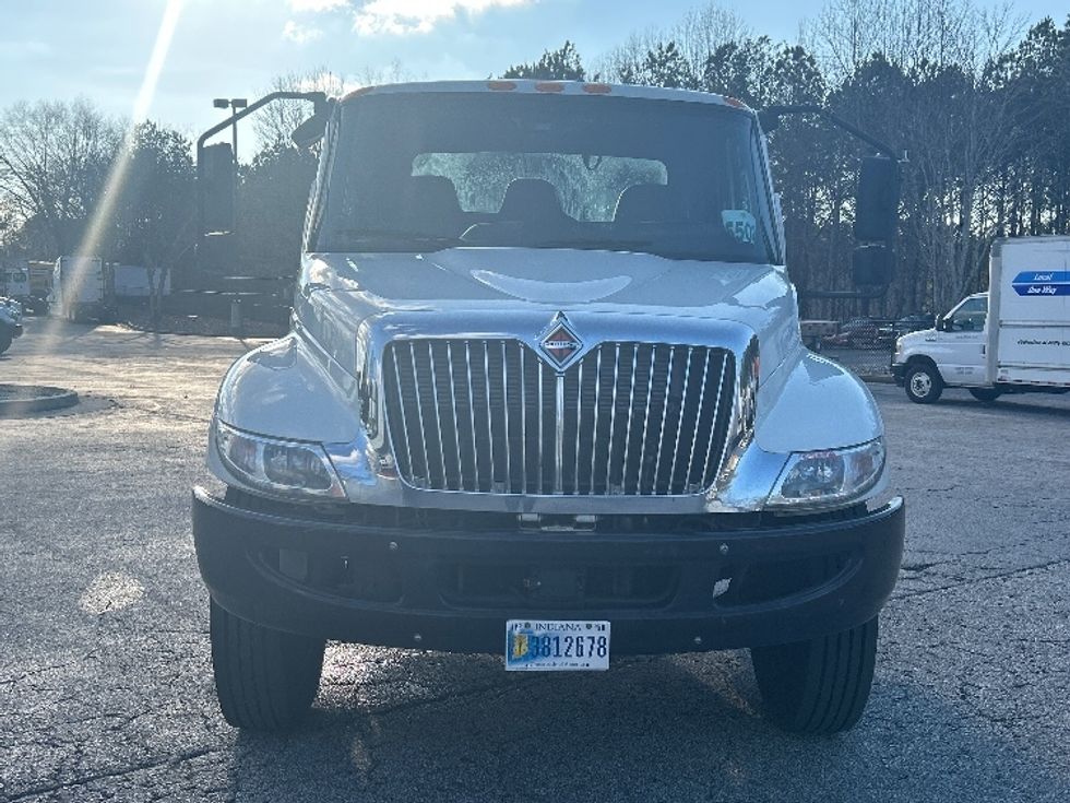 Medium Duty Box Truck-Light and Medium Duty Trucks-International-2020-MV607-Duluth-GA-354,348\n\t\tmiles-$ 21,750 - Image 2