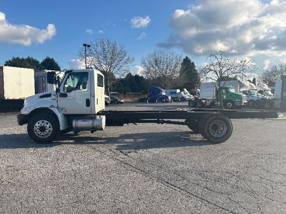 Medium Duty Box Truck-Light and Medium Duty Trucks-International-2020-MV607-Duluth-GA-354,348\n\t\tmiles-$ 21,750 - Image 4