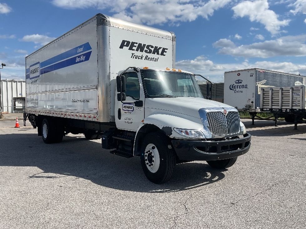 Medium Duty Box Truck-Light and Medium Duty Trucks-International-2020-MV607-Earth City-MO-171,134\n\t\tmiles-$ 52,000 - Image 1