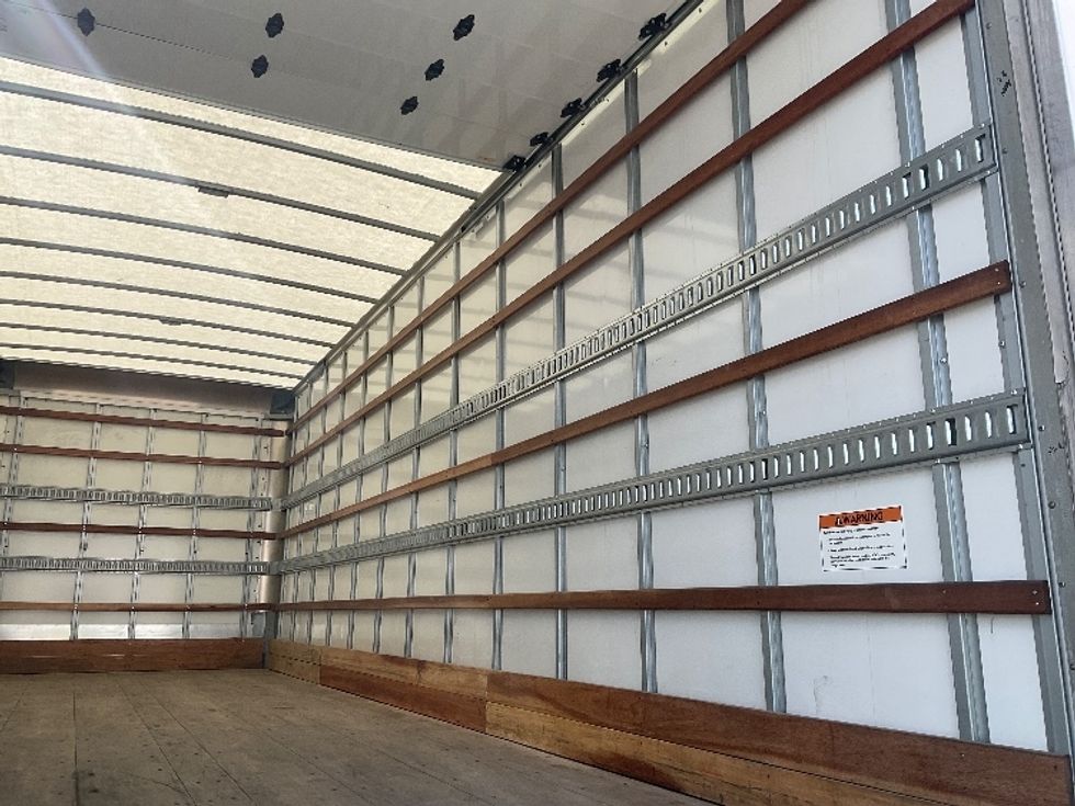 Medium Duty Box Truck-Light and Medium Duty Trucks-International-2020-MV607-Earth City-MO-171,134\n\t\tmiles-$ 52,000 - Image 12
