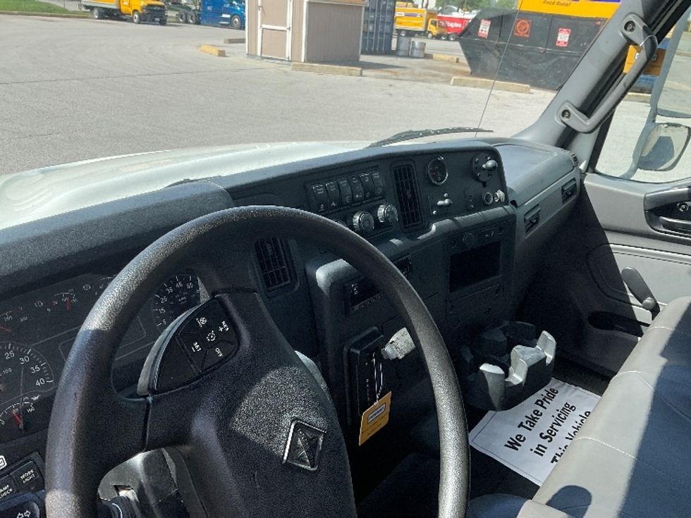 Medium Duty Box Truck-Light and Medium Duty Trucks-International-2020-MV607-Earth City-MO-171,134\n\t\tmiles-$ 52,000 - Image 17