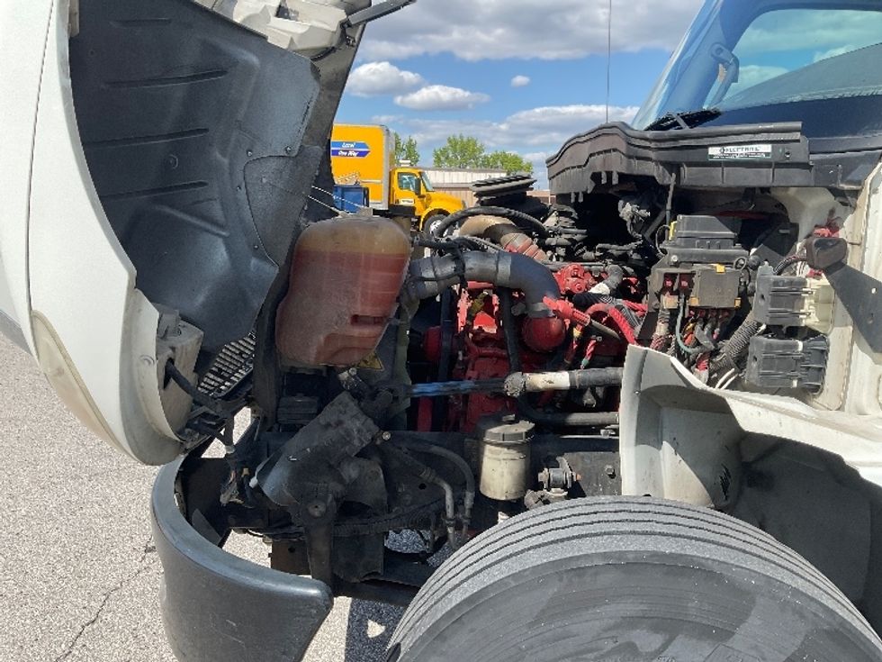 Medium Duty Box Truck-Light and Medium Duty Trucks-International-2020-MV607-Earth City-MO-171,134\n\t\tmiles-$ 52,000 - Image 24