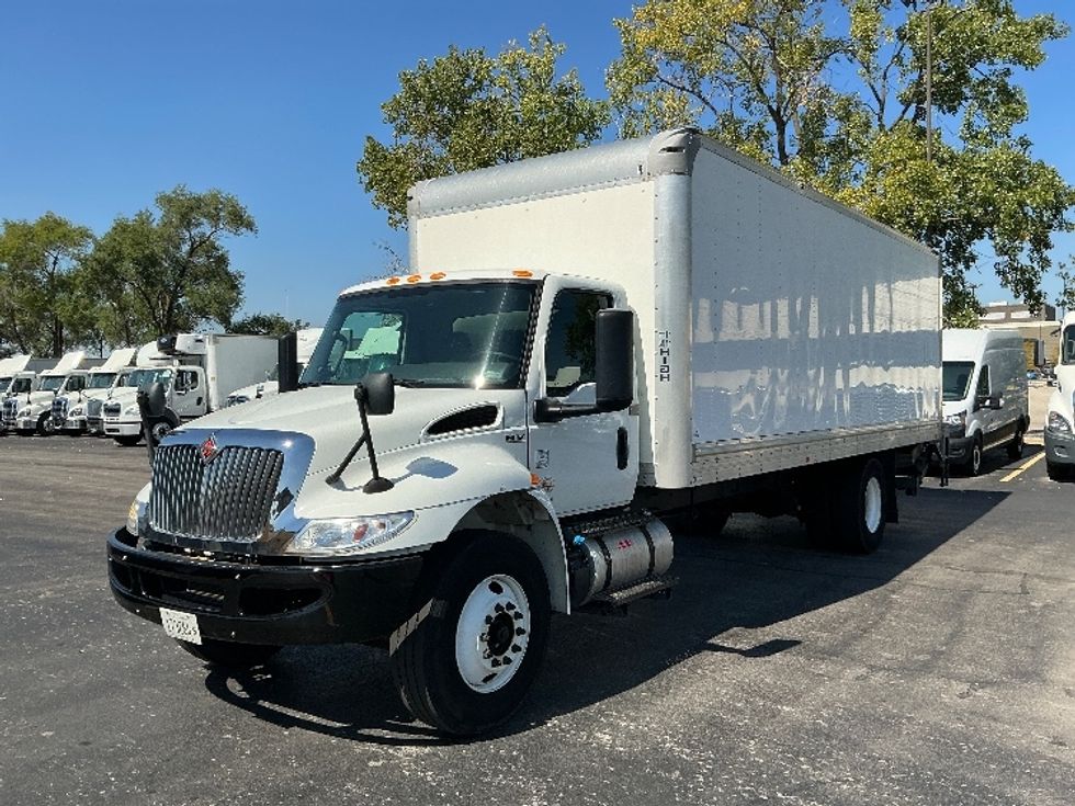 Medium Duty Box Truck-Light and Medium Duty Trucks-International-2020-MV607-East Chicago-IN-111,322\n\t\tmiles-$ 56,750 - Image 3