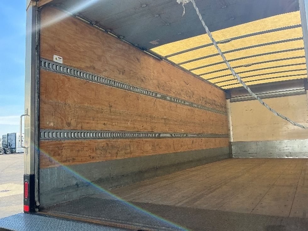 Medium Duty Box Truck-Light and Medium Duty Trucks-International-2020-MV607-East Chicago-IN-111,322\n\t\tmiles-$ 56,750 - Image 11