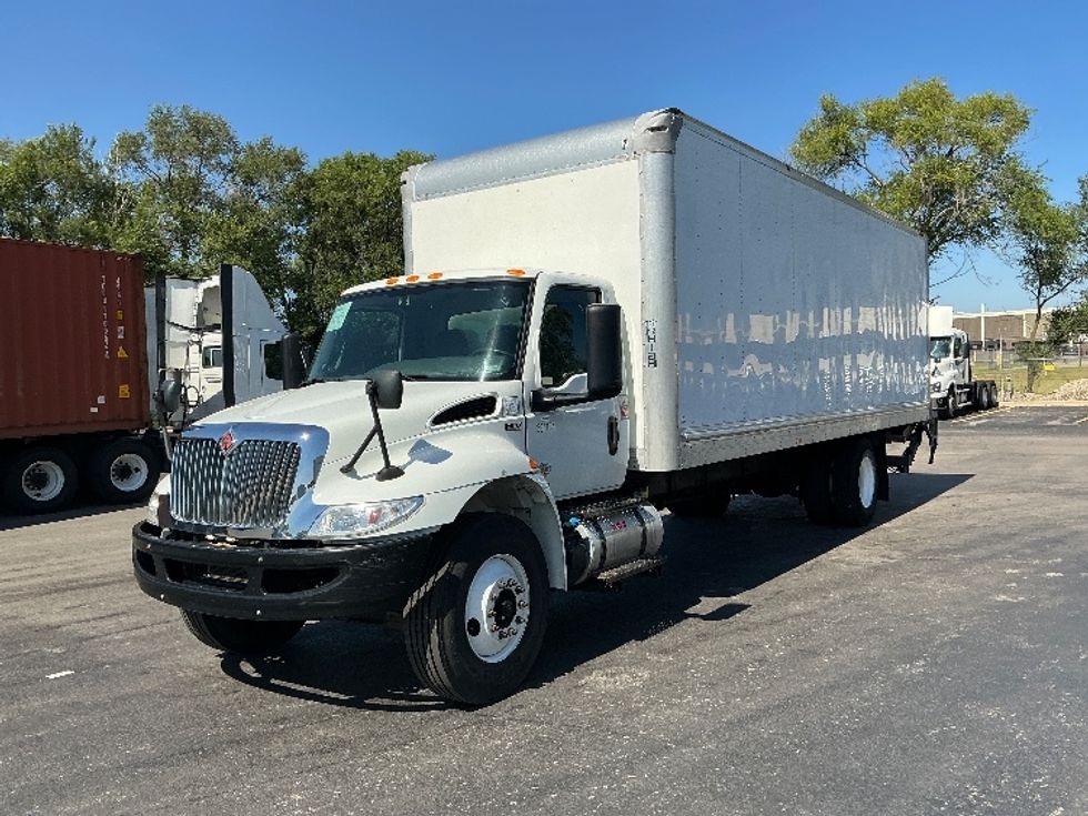 Medium Duty Box Truck-Light and Medium Duty Trucks-International-2020-MV607-East Chicago-IN-122,890\n\t\tmiles-$ 46,500 - Image 3