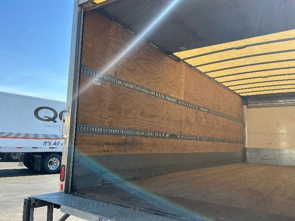 Medium Duty Box Truck-Light and Medium Duty Trucks-International-2020-MV607-East Chicago-IN-122,890\n\t\tmiles-$ 46,500 - Image 11