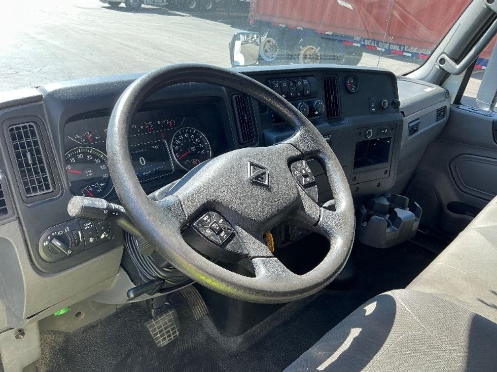 Medium Duty Box Truck-Light and Medium Duty Trucks-International-2020-MV607-East Chicago-IN-122,890\n\t\tmiles-$ 46,500 - Image 17