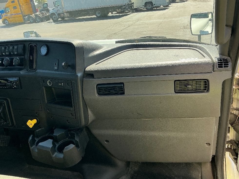 Medium Duty Box Truck-Light and Medium Duty Trucks-International-2020-MV607-East Chicago-IN-122,890\n\t\tmiles-$ 46,500 - Image 21