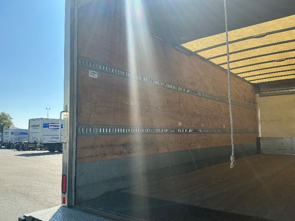 Medium Duty Box Truck-Light and Medium Duty Trucks-International-2020-MV607-East Chicago-IN-159,951\n\t\tmiles-$ 48,750 - Image 11