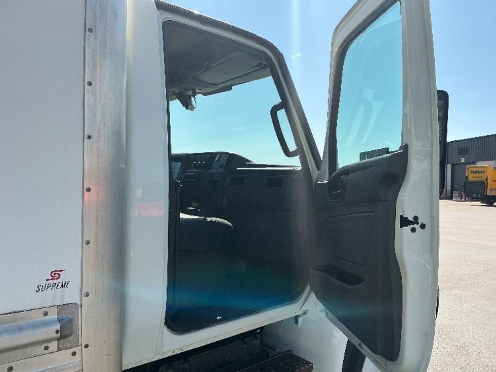 Medium Duty Box Truck-Light and Medium Duty Trucks-International-2020-MV607-East Chicago-IN-159,951\n\t\tmiles-$ 48,750 - Image 20