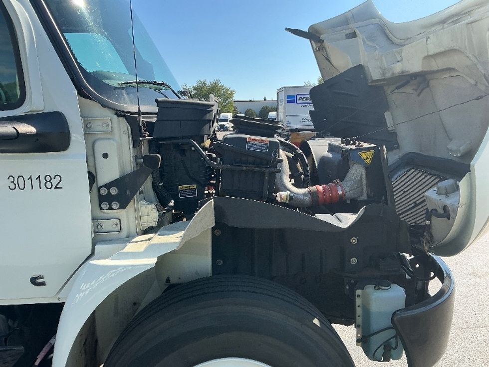 Medium Duty Box Truck-Light and Medium Duty Trucks-International-2020-MV607-East Chicago-IN-159,951\n\t\tmiles-$ 48,750 - Image 23