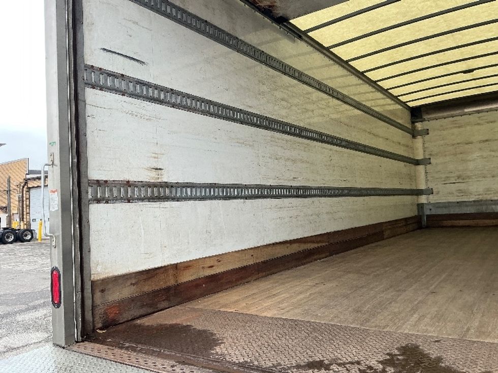 Medium Duty Box Truck-Light and Medium Duty Trucks-International-2020-MV607-East Chicago-IN-178,988\n\t\tmiles-$ 51,000 - Image 11