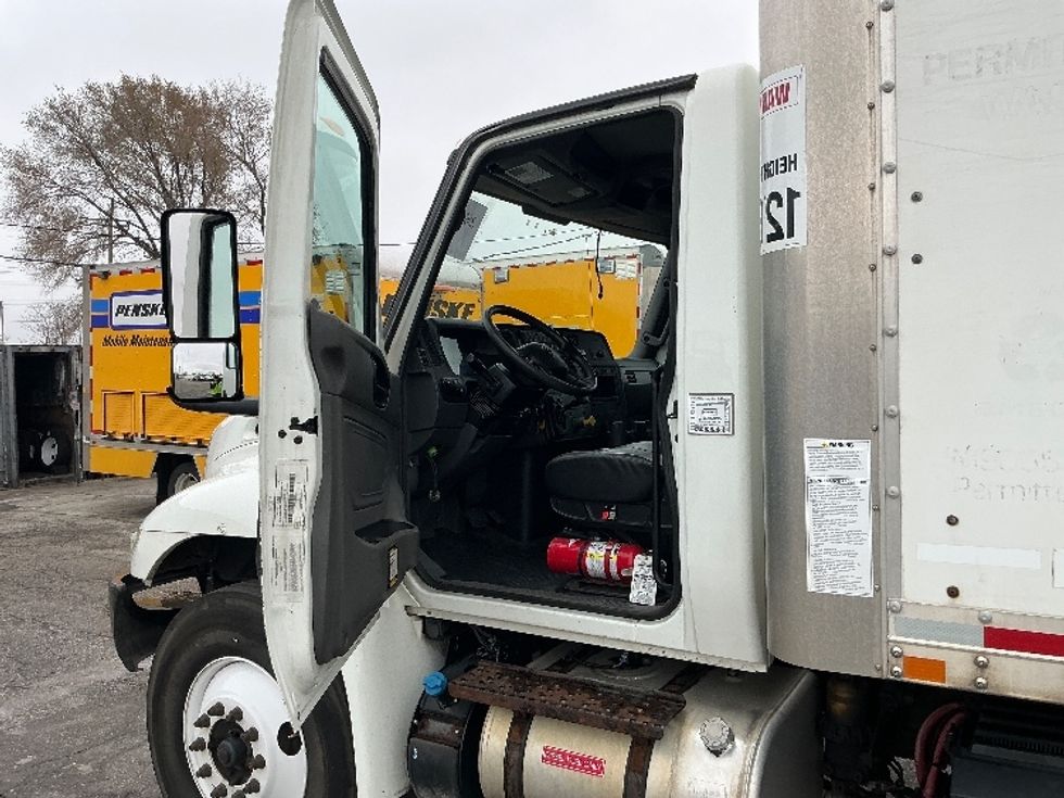 Medium Duty Box Truck-Light and Medium Duty Trucks-International-2020-MV607-East Chicago-IN-178,988\n\t\tmiles-$ 51,000 - Image 16