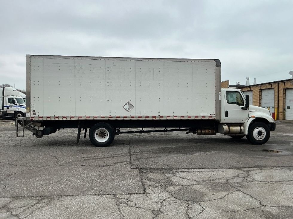 Medium Duty Box Truck-Light and Medium Duty Trucks-International-2020-MV607-East Chicago-IN-178,988\n\t\tmiles-$ 51,000 - Image 15