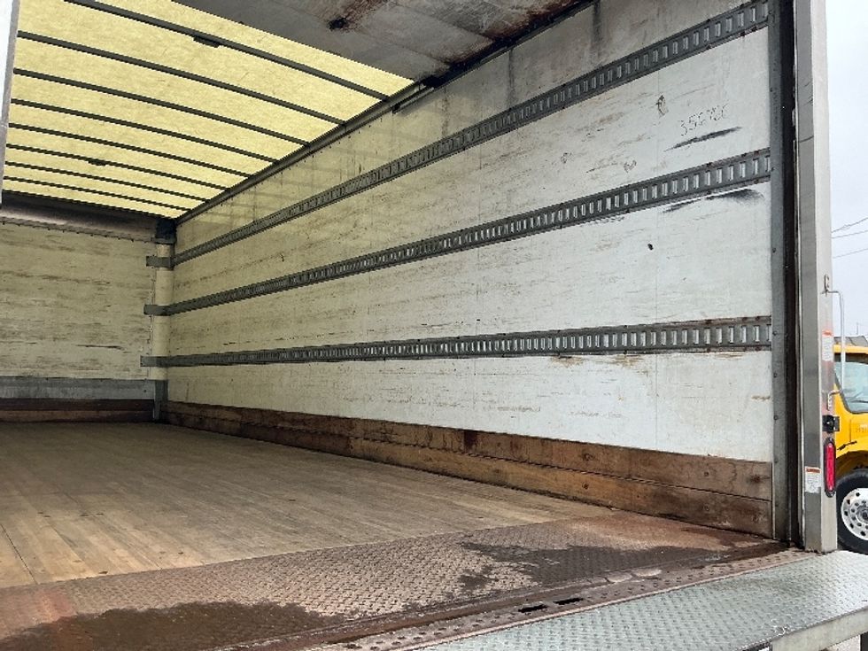 Medium Duty Box Truck-Light and Medium Duty Trucks-International-2020-MV607-East Chicago-IN-178,988\n\t\tmiles-$ 51,000 - Image 12