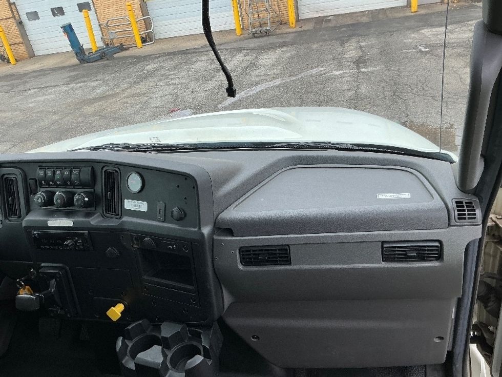 Medium Duty Box Truck-Light and Medium Duty Trucks-International-2020-MV607-East Chicago-IN-178,988\n\t\tmiles-$ 51,000 - Image 21