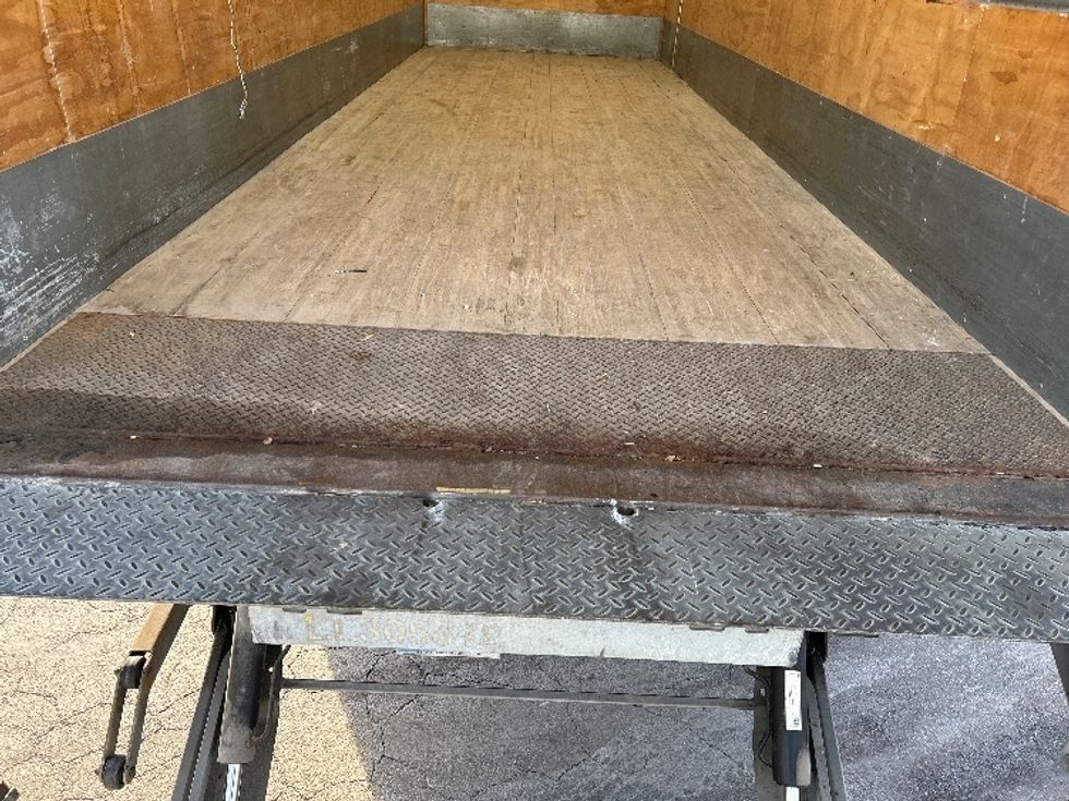 Medium Duty Box Truck-Light and Medium Duty Trucks-International-2020-MV607-East Chicago-IN-230,124\n\t\tmiles-$ 34,500 - Image 10