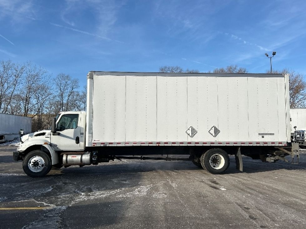 Medium Duty Box Truck-Light and Medium Duty Trucks-International-2020-MV607-East Chicago-IN-230,124\n\t\tmiles-$ 34,500 - Image 4