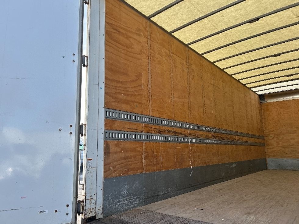 Medium Duty Box Truck-Light and Medium Duty Trucks-International-2020-MV607-East Chicago-IN-230,124\n\t\tmiles-$ 34,500 - Image 11