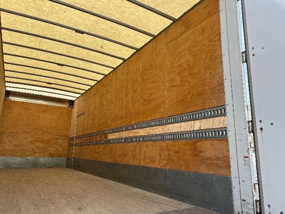 Medium Duty Box Truck-Light and Medium Duty Trucks-International-2020-MV607-East Chicago-IN-230,124\n\t\tmiles-$ 34,500 - Image 12