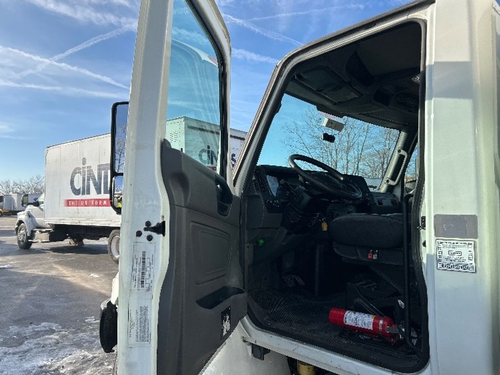 Medium Duty Box Truck-Light and Medium Duty Trucks-International-2020-MV607-East Chicago-IN-230,124\n\t\tmiles-$ 34,500 - Image 16