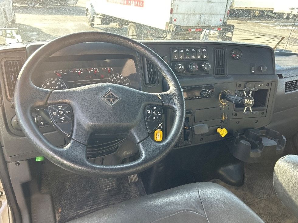 Medium Duty Box Truck-Light and Medium Duty Trucks-International-2020-MV607-East Chicago-IN-230,124\n\t\tmiles-$ 34,500 - Image 18