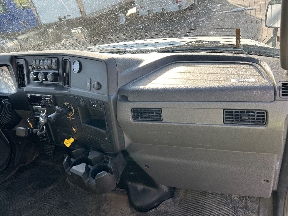 Medium Duty Box Truck-Light and Medium Duty Trucks-International-2020-MV607-East Chicago-IN-230,124\n\t\tmiles-$ 34,500 - Image 21