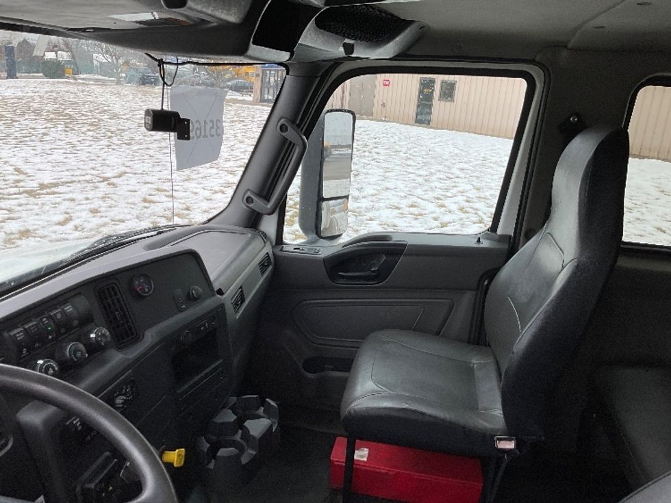 Medium Duty Box Truck-Light and Medium Duty Trucks-International-2020-MV607-East Chicago-IN-90,555\n\t\tmiles-$ 64,250 - Image 19