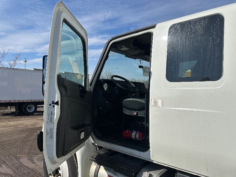 Medium Duty Box Truck-Light and Medium Duty Trucks-International-2020-MV607-East Chicago-IN-90,555\n\t\tmiles-$ 64,250 - Image 16