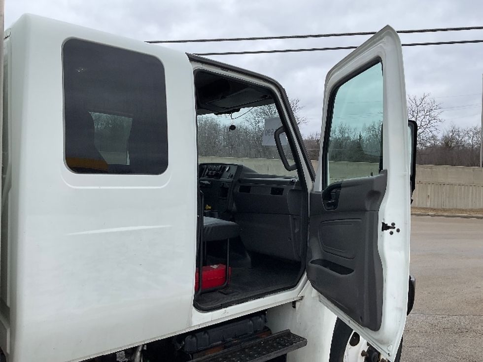 Medium Duty Box Truck-Light and Medium Duty Trucks-International-2020-MV607-East Chicago-IN-90,555\n\t\tmiles-$ 64,250 - Image 20