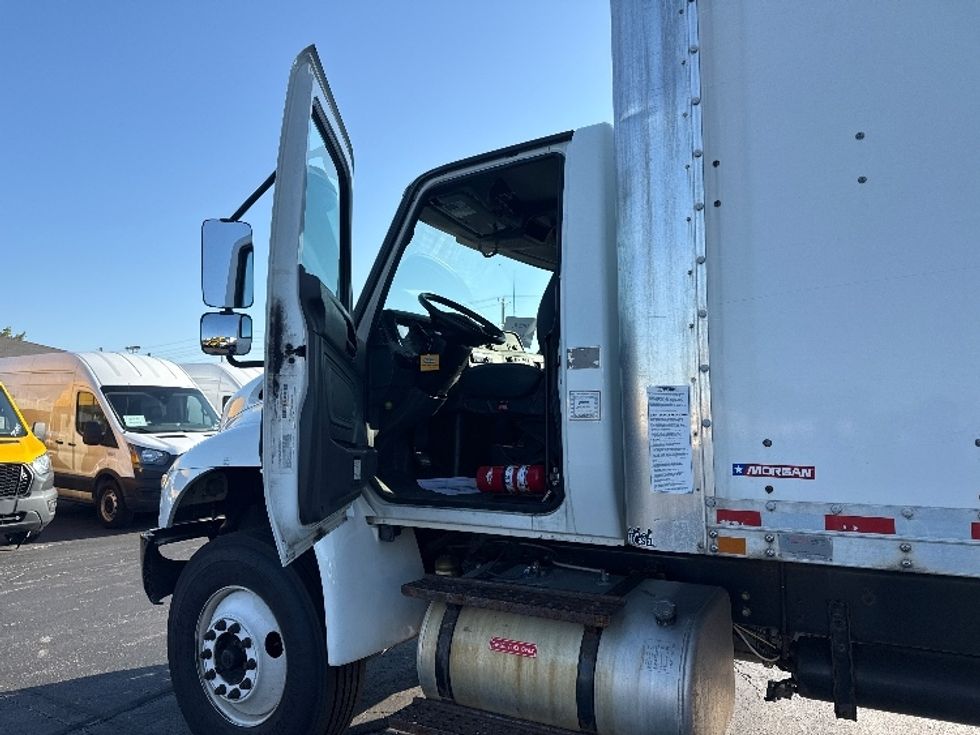 Medium Duty Box Truck-Light and Medium Duty Trucks-International-2020-MV607-East Chicago-IN-98,096\n\t\tmiles-$ 54,500 - Image 16