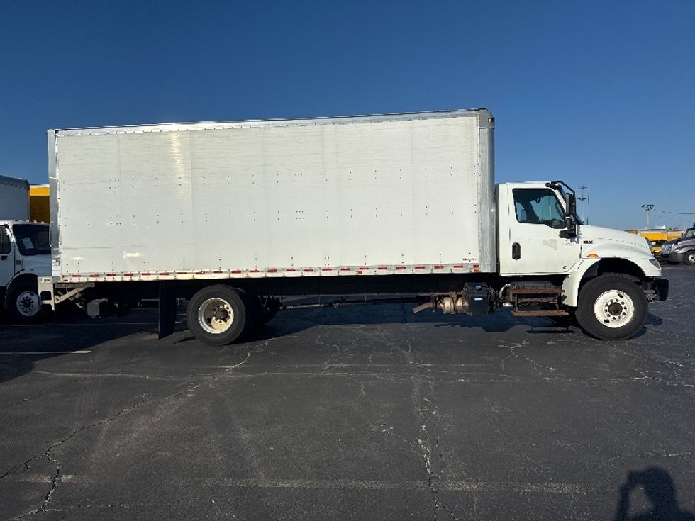 Medium Duty Box Truck-Light and Medium Duty Trucks-International-2020-MV607-East Chicago-IN-98,096\n\t\tmiles-$ 54,500 - Image 15