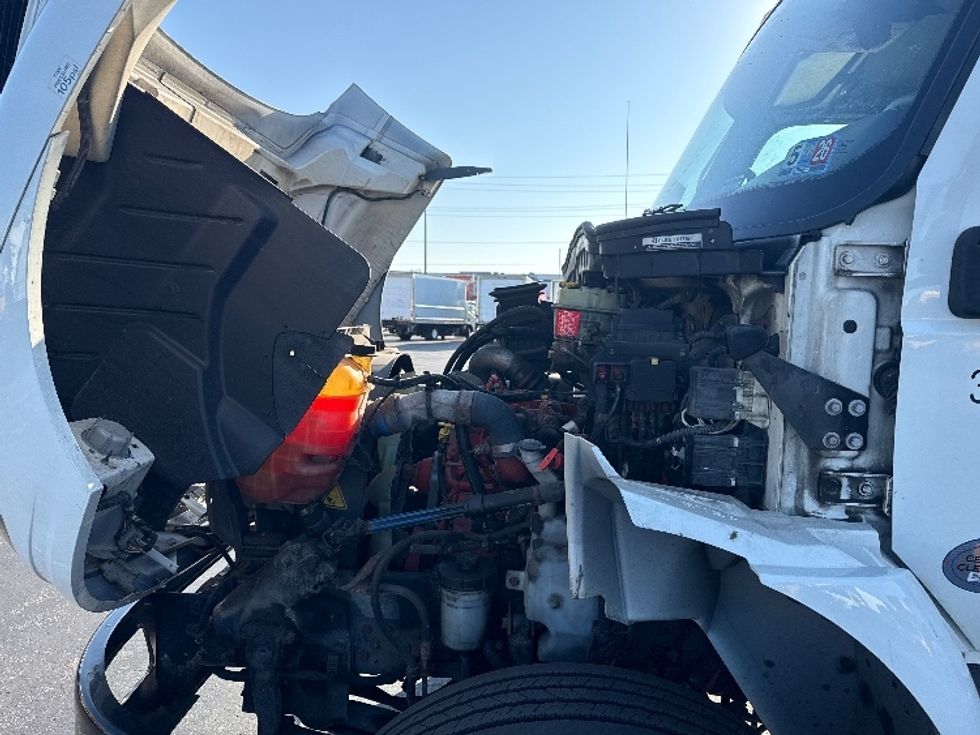 Medium Duty Box Truck-Light and Medium Duty Trucks-International-2020-MV607-East Chicago-IN-98,096\n\t\tmiles-$ 54,500 - Image 24