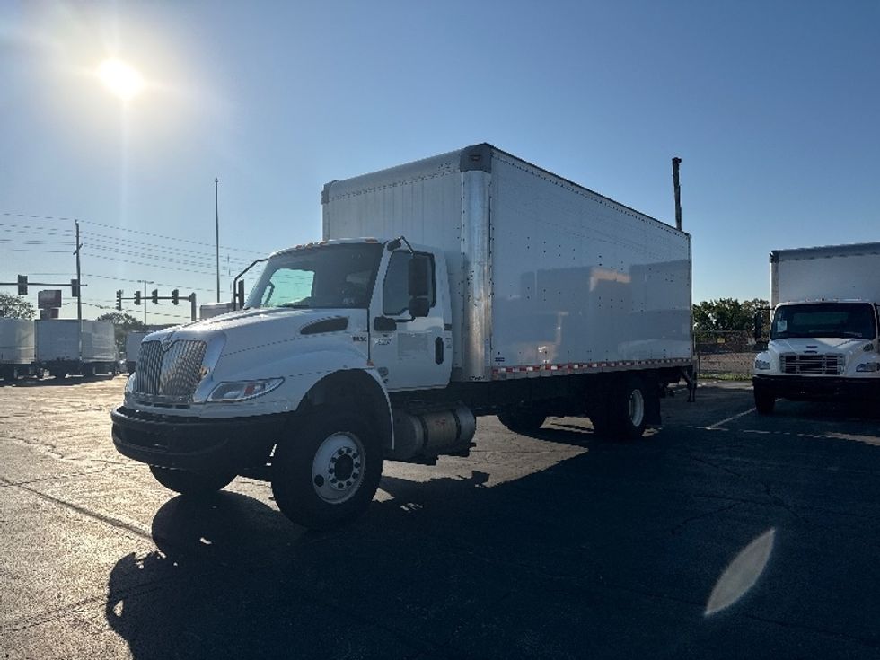 Medium Duty Box Truck-Light and Medium Duty Trucks-International-2020-MV607-East Chicago-IN-98,096\n\t\tmiles-$ 54,500 - Image 3