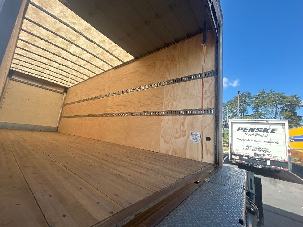 Medium Duty Box Truck-Light and Medium Duty Trucks-International-2020-MV607-Eden-MD-219,697\n\t\tmiles-$ 47,750 - Image 12