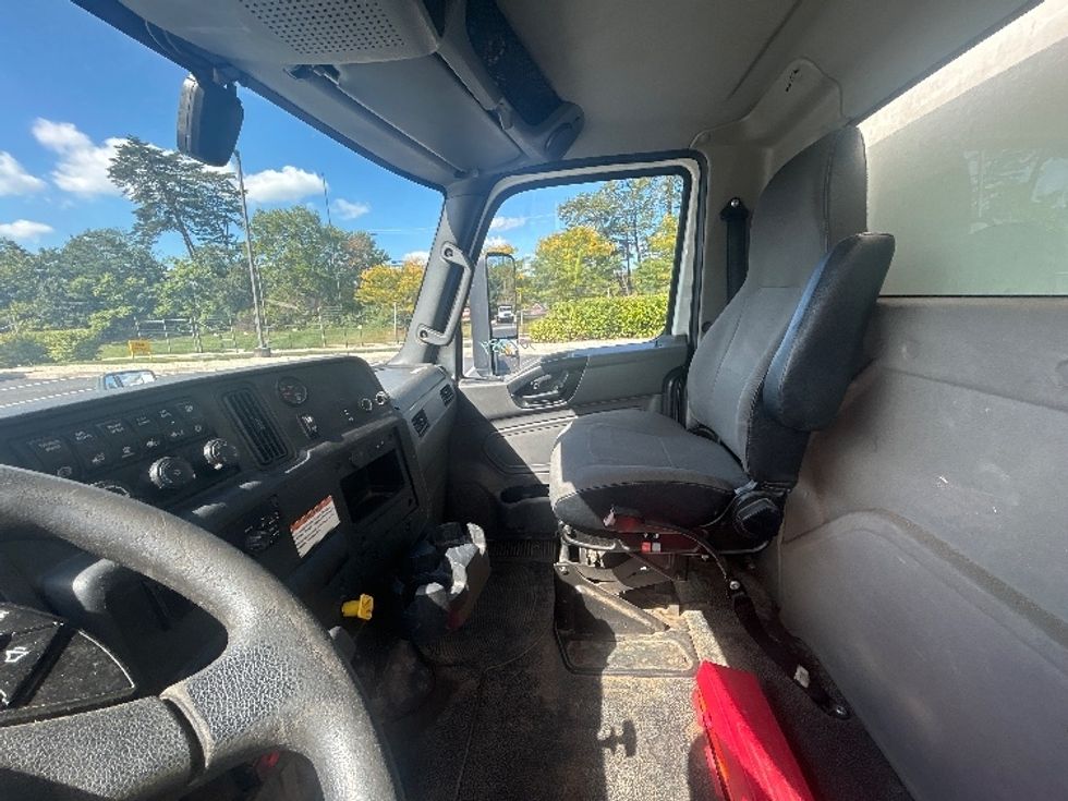 Medium Duty Box Truck-Light and Medium Duty Trucks-International-2020-MV607-Eden-MD-219,697\n\t\tmiles-$ 47,750 - Image 19