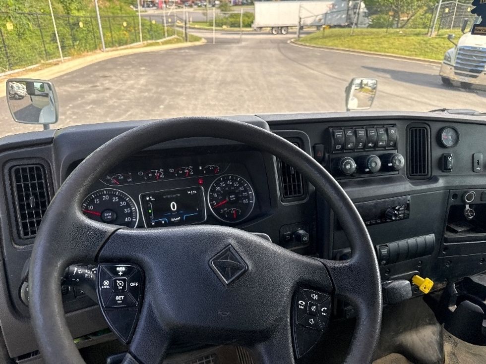Medium Duty Box Truck-Light and Medium Duty Trucks-International-2020-MV607-Eden-MD-323,018\n\t\tmiles-$ 32,000 - Image 18