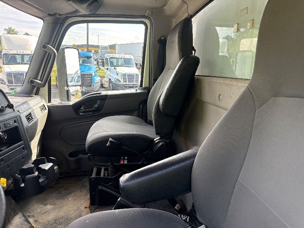 Medium Duty Box Truck-Light and Medium Duty Trucks-International-2020-MV607-Eden-MD-323,018\n\t\tmiles-$ 32,000 - Image 19