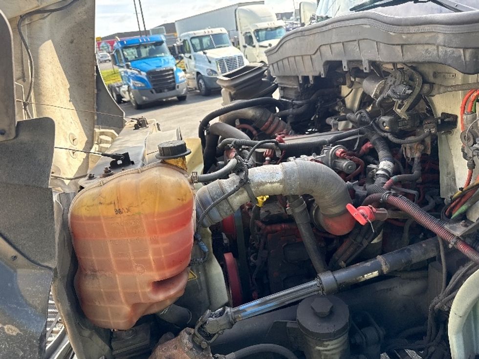 Medium Duty Box Truck-Light and Medium Duty Trucks-International-2020-MV607-Eden-MD-323,018\n\t\tmiles-$ 32,000 - Image 24