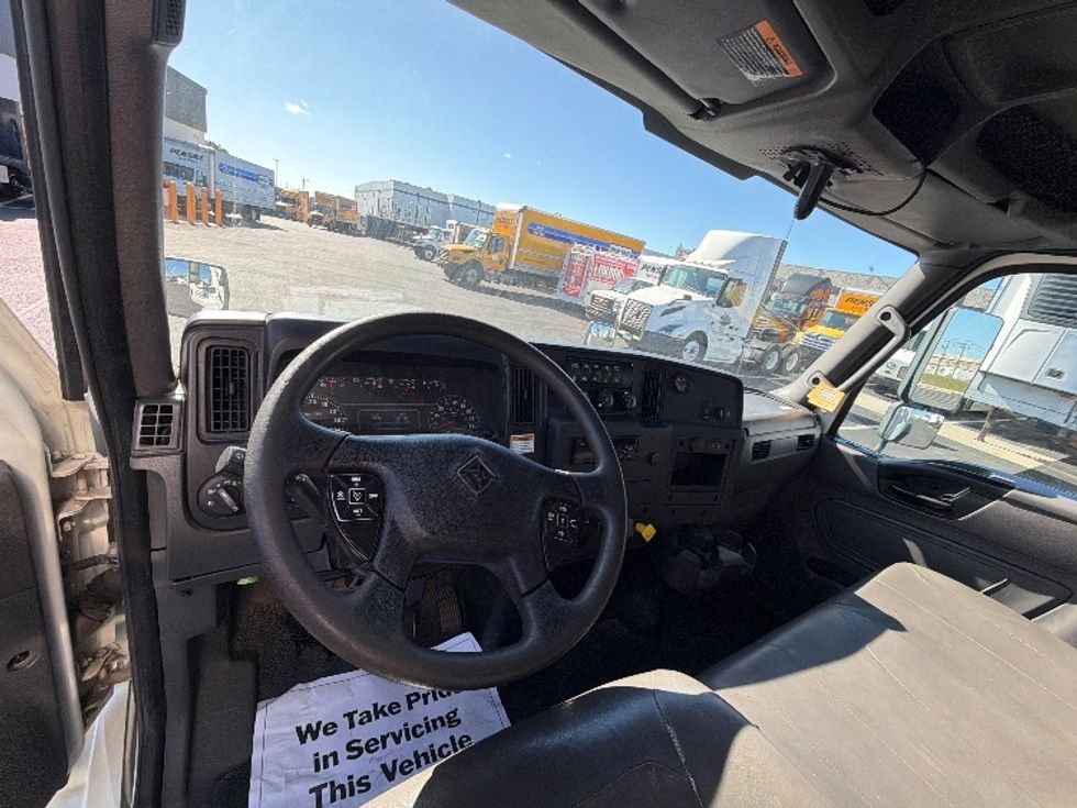 Medium Duty Box Truck-Light and Medium Duty Trucks-International-2020-MV607-Edison-NJ-182,410\n\t\tmiles-$ 54,500 - Image 17