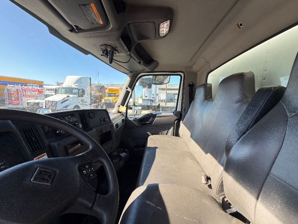 Medium Duty Box Truck-Light and Medium Duty Trucks-International-2020-MV607-Edison-NJ-182,410\n\t\tmiles-$ 54,500 - Image 19