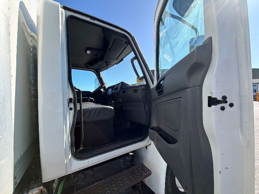 Medium Duty Box Truck-Light and Medium Duty Trucks-International-2020-MV607-Edison-NJ-182,410\n\t\tmiles-$ 54,500 - Image 20