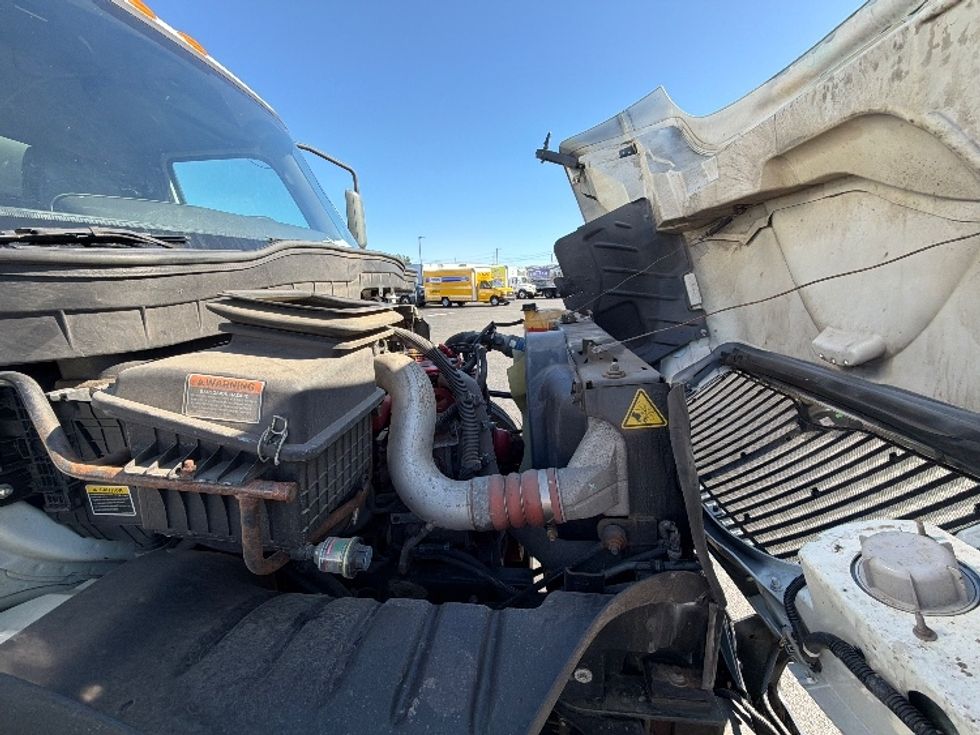 Medium Duty Box Truck-Light and Medium Duty Trucks-International-2020-MV607-Edison-NJ-182,410\n\t\tmiles-$ 54,500 - Image 24