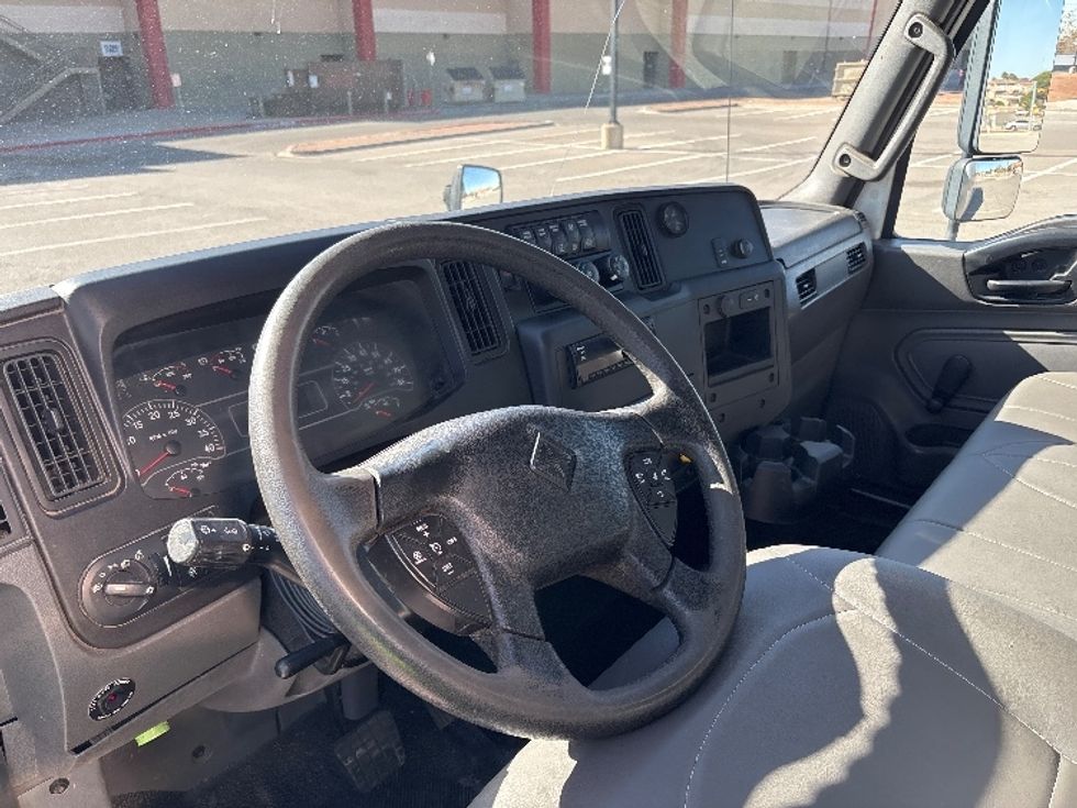 Medium Duty Box Truck-Light and Medium Duty Trucks-International-2020-MV607-El Paso-TX-128,027\n\t\tmiles-$ 56,000 - Image 17