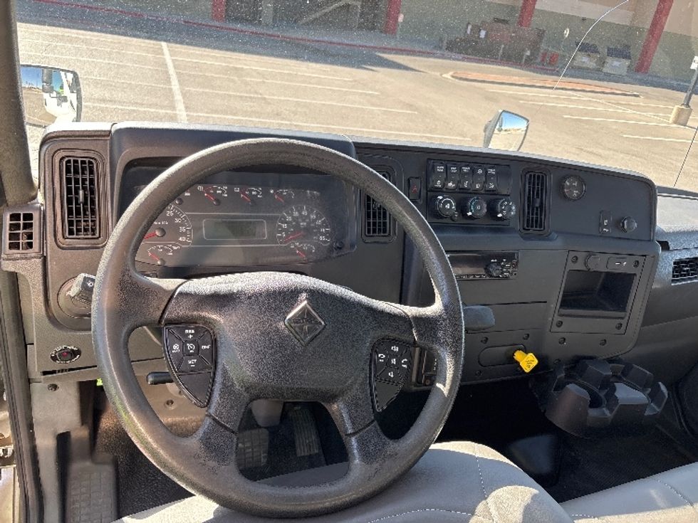 Medium Duty Box Truck-Light and Medium Duty Trucks-International-2020-MV607-El Paso-TX-128,027\n\t\tmiles-$ 56,000 - Image 18