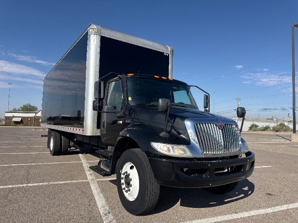 Medium Duty Box Truck-Light and Medium Duty Trucks-International-2020-MV607-El Paso-TX-143,500\n\t\tmiles-$ 52,750 - Image 1