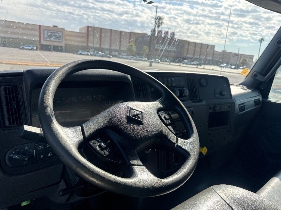 Medium Duty Box Truck-Light and Medium Duty Trucks-International-2020-MV607-El Paso-TX-143,500\n\t\tmiles-$ 52,750 - Image 16