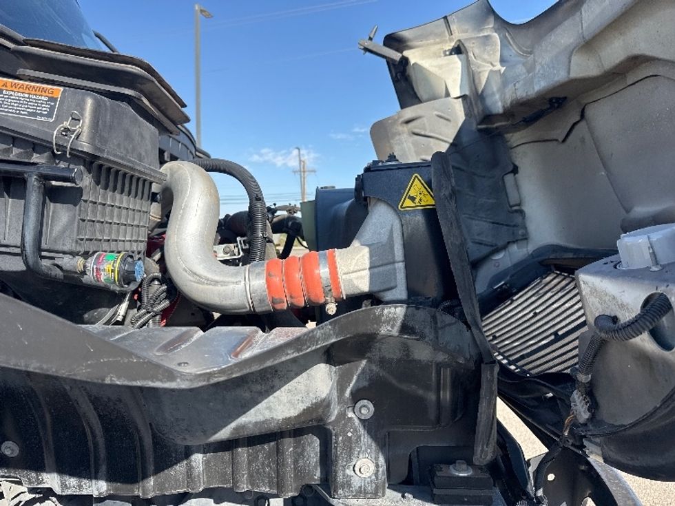Medium Duty Box Truck-Light and Medium Duty Trucks-International-2020-MV607-El Paso-TX-143,500\n\t\tmiles-$ 52,750 - Image 22
