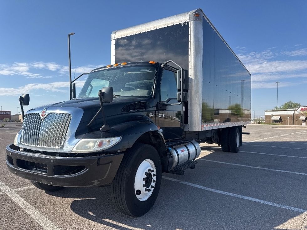 Medium Duty Box Truck-Light and Medium Duty Trucks-International-2020-MV607-El Paso-TX-143,500\n\t\tmiles-$ 52,750 - Image 3