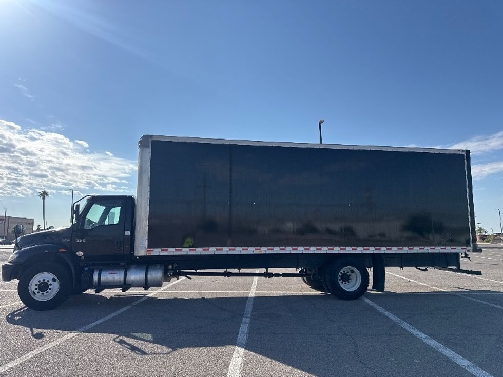 Medium Duty Box Truck-Light and Medium Duty Trucks-International-2020-MV607-El Paso-TX-143,500\n\t\tmiles-$ 52,750 - Image 4